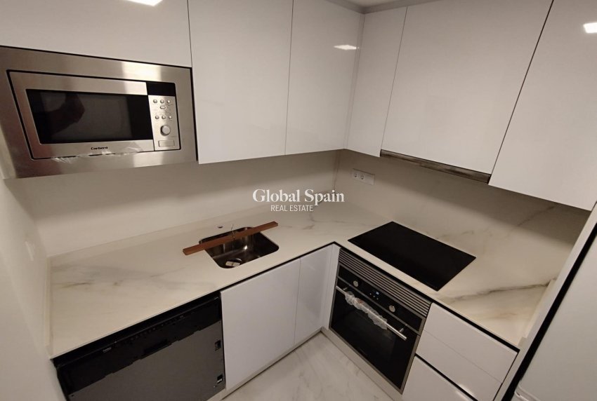 Wederverkoop - HUIS -
TORREVIEJA - Aguas Nuevas