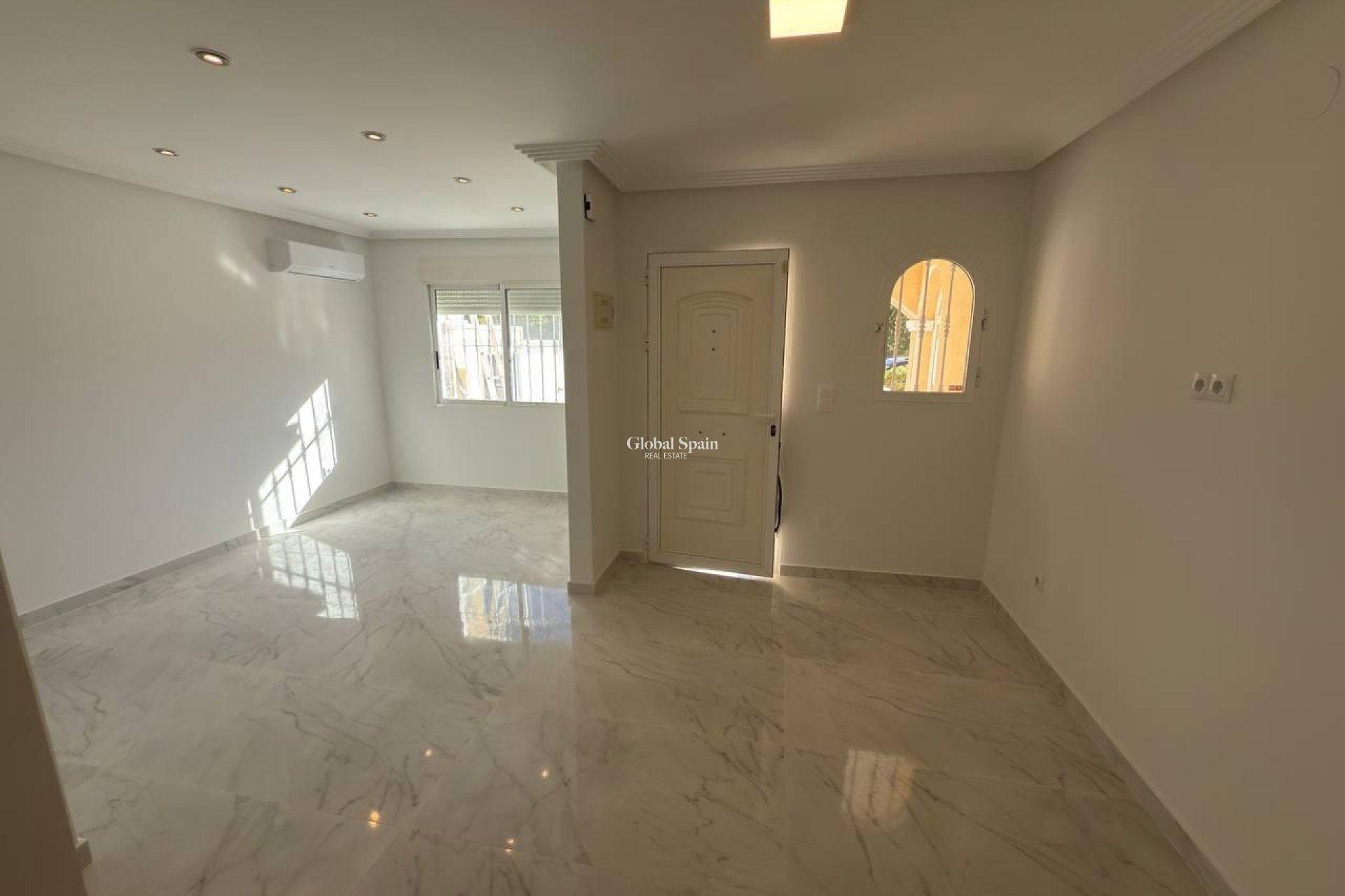 Wederverkoop - HUIS -
TORREVIEJA - Aguas Nuevas