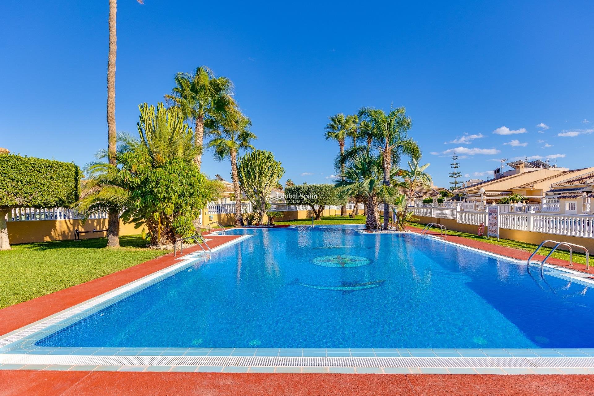 Wederverkoop - HUIS -
TORREVIEJA - Aguas Nuevas