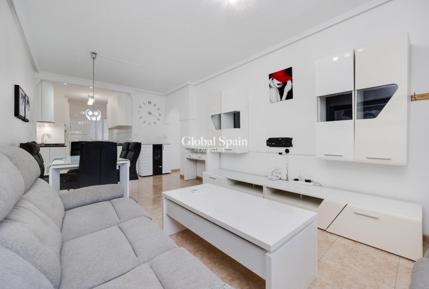 Wederverkoop - HUIS -
TORREVIEJA - Aguas Nuevas