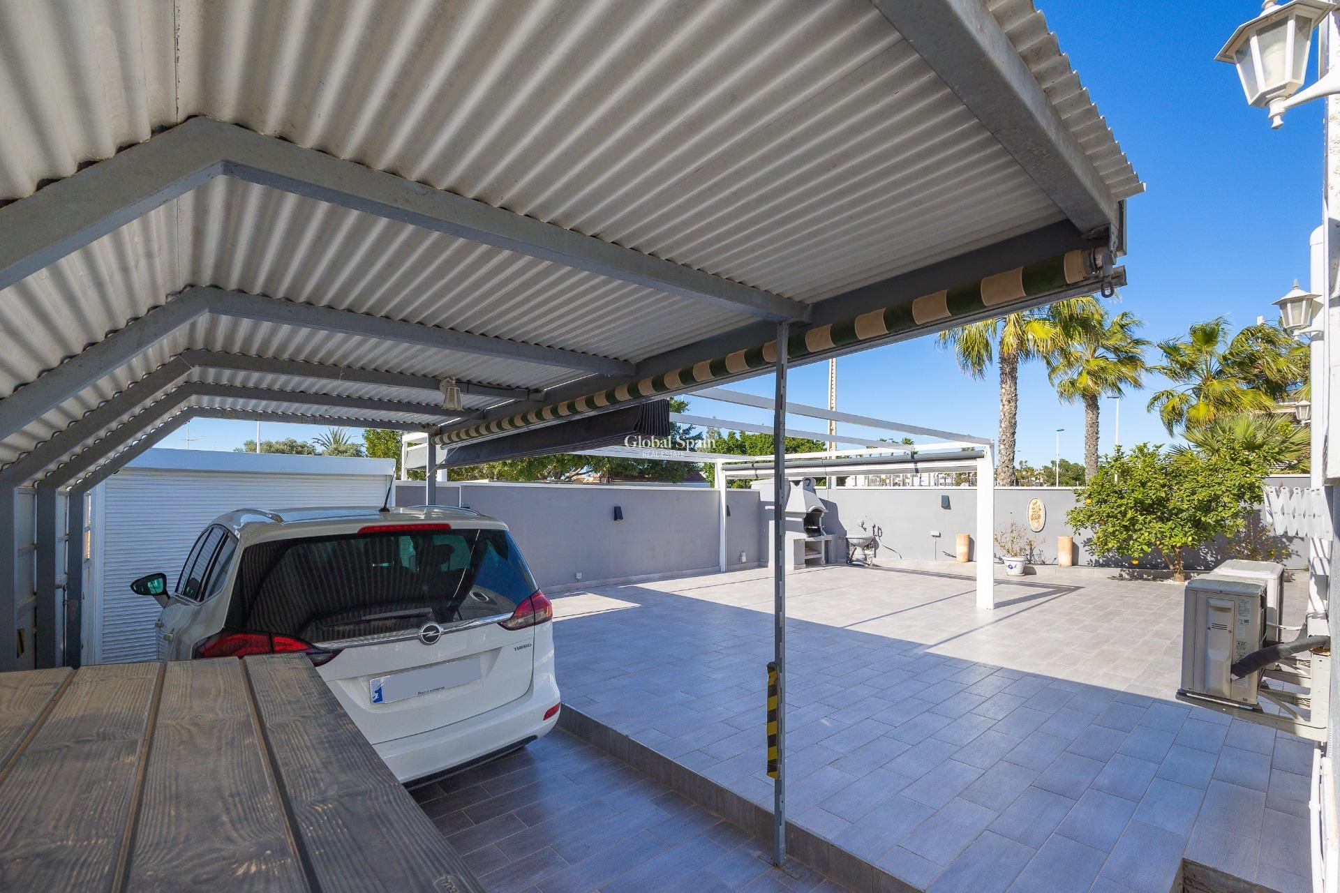 Wederverkoop - HUIS -
TORREVIEJA - Aguas Nuevas