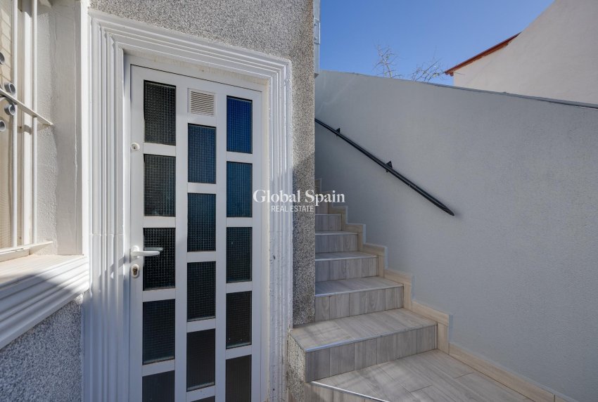 Wederverkoop - HUIS -
TORREVIEJA - Aguas Nuevas