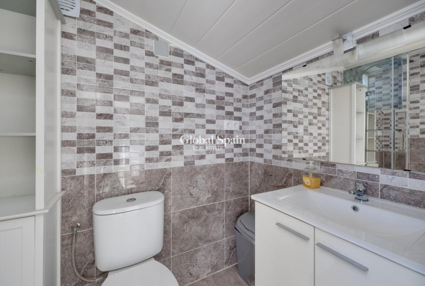 Wederverkoop - HUIS -
TORREVIEJA - Aguas Nuevas