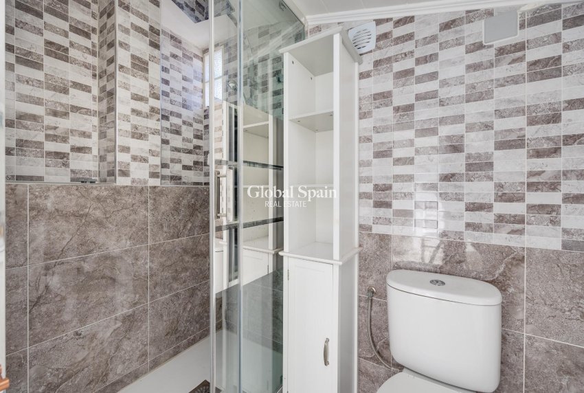 Wederverkoop - HUIS -
TORREVIEJA - Aguas Nuevas