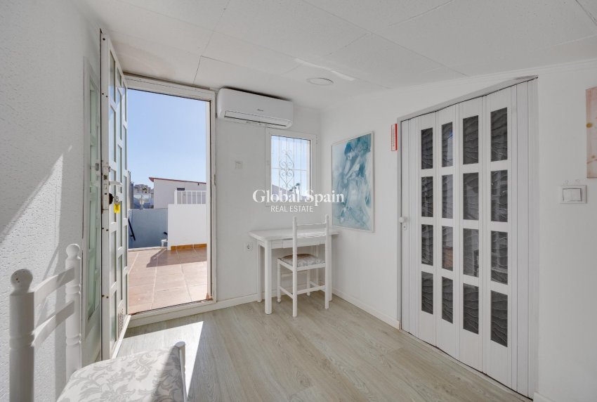 Wederverkoop - HUIS -
TORREVIEJA - Aguas Nuevas