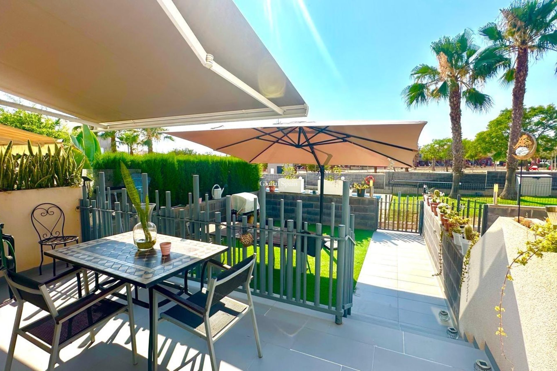 Wederverkoop - HUIS -
TORREVIEJA - Aguas Nuevas