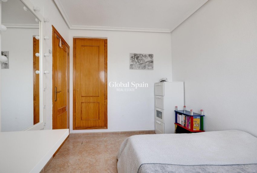 Wederverkoop - HUIS -
TORREVIEJA - Aguas Nuevas