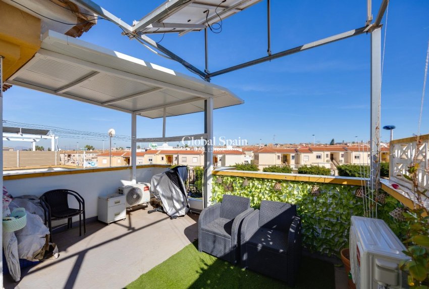 Wederverkoop - HUIS -
TORREVIEJA - Aguas Nuevas