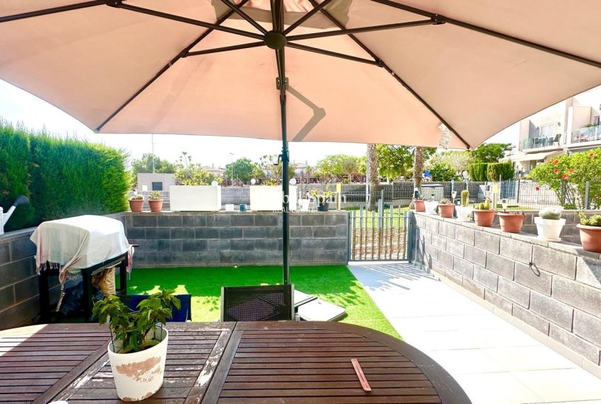 Wederverkoop - HUIS -
TORREVIEJA - Aguas Nuevas