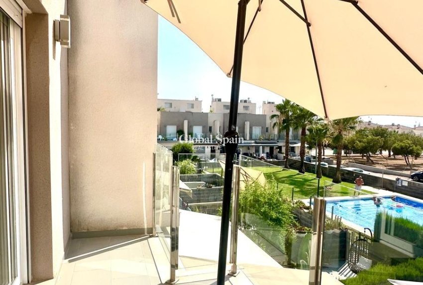 Wederverkoop - HUIS -
TORREVIEJA - Aguas Nuevas