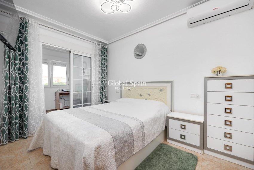 Wederverkoop - HUIS -
TORREVIEJA - Aguas Nuevas