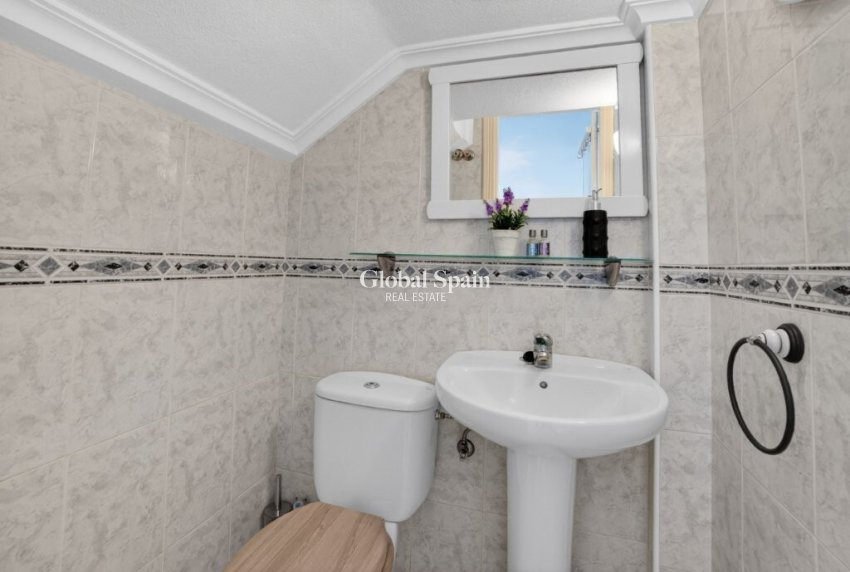 Wederverkoop - HUIS -
TORREVIEJA - Aguas Nuevas