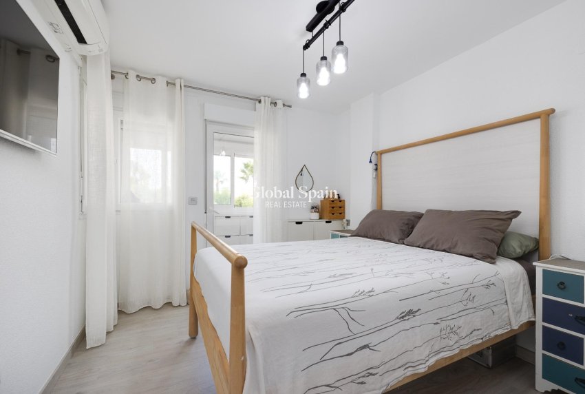 Wederverkoop - HUIS -
TORREVIEJA - Aguas Nuevas