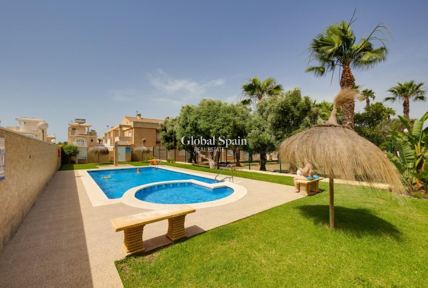 Wederverkoop - HUIS -
TORREVIEJA - Aguas Nuevas
