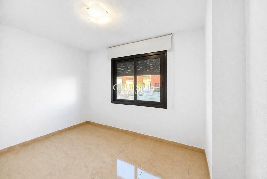 Wederverkoop - HUIS -
TORREVIEJA - Aguas Nuevas