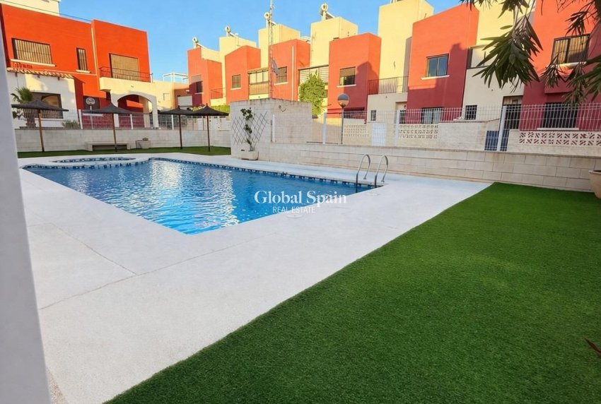 Wederverkoop - HUIS -
TORREVIEJA - Aguas Nuevas