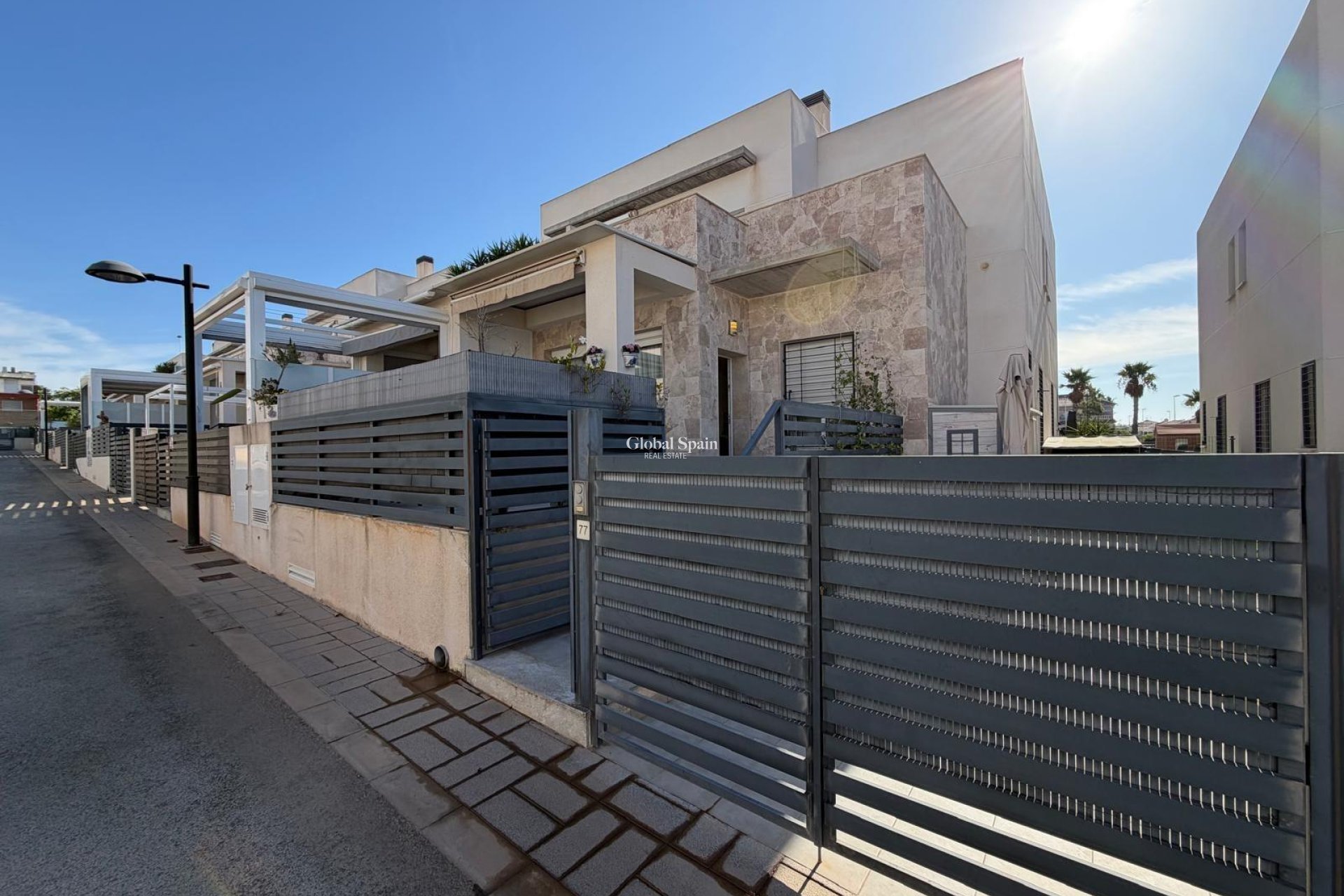 Wederverkoop - HUIS -
TORREVIEJA - Aguas Nuevas