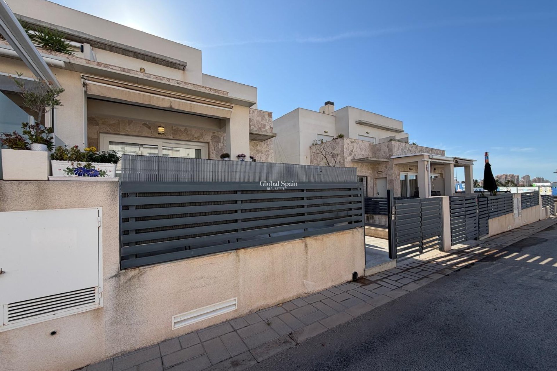 Wederverkoop - HUIS -
TORREVIEJA - Aguas Nuevas
