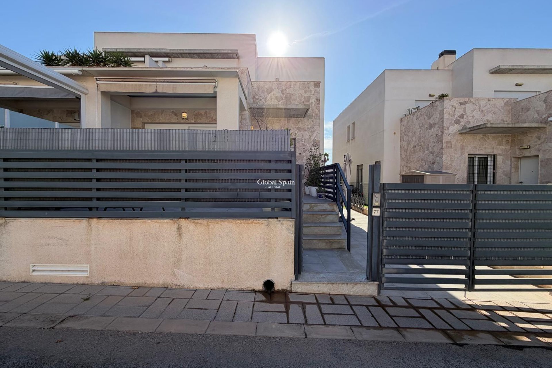 Wederverkoop - HUIS -
TORREVIEJA - Aguas Nuevas