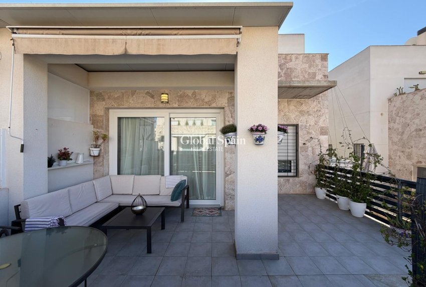 Wederverkoop - HUIS -
TORREVIEJA - Aguas Nuevas