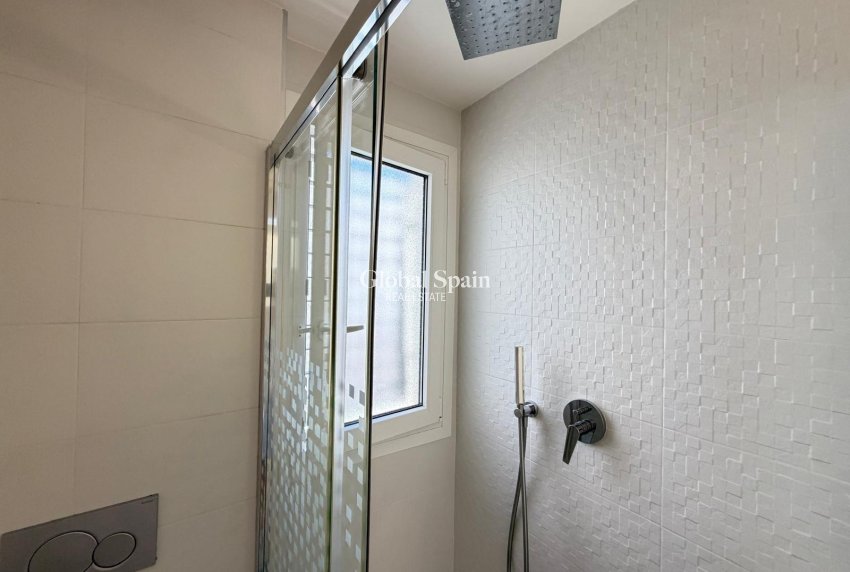 Wederverkoop - HUIS -
TORREVIEJA - Aguas Nuevas