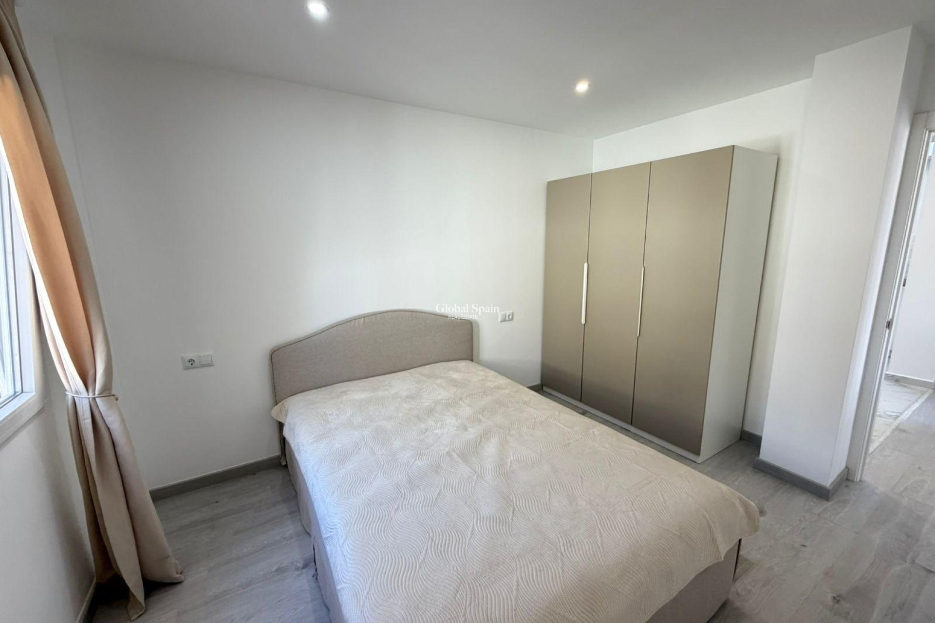 Wederverkoop - HUIS -
TORREVIEJA - Cabo Cervera