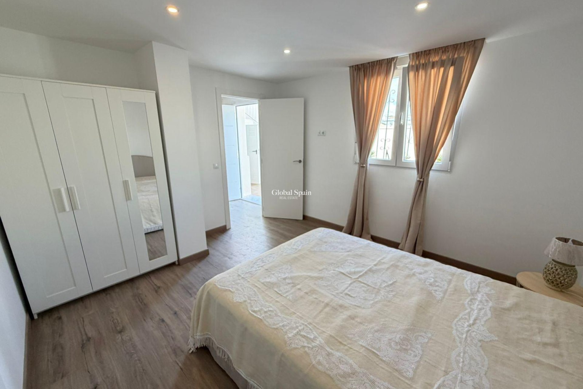 Wederverkoop - HUIS -
TORREVIEJA - Cabo Cervera