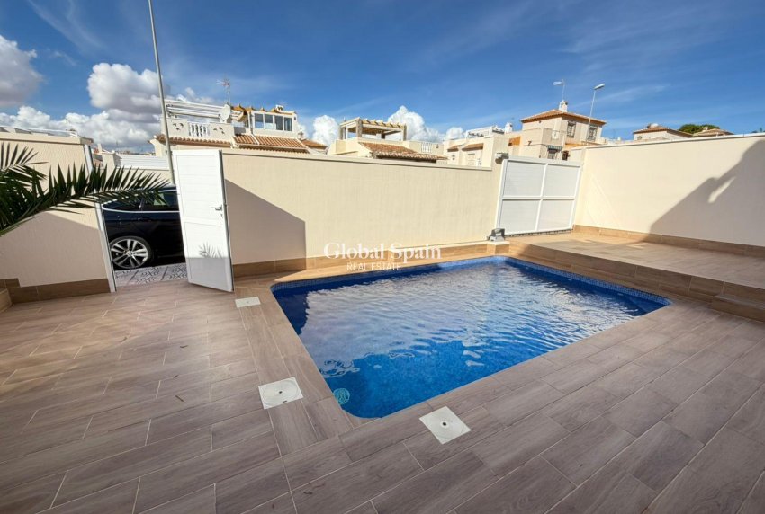 Wederverkoop - HUIS -
TORREVIEJA - Cabo Cervera