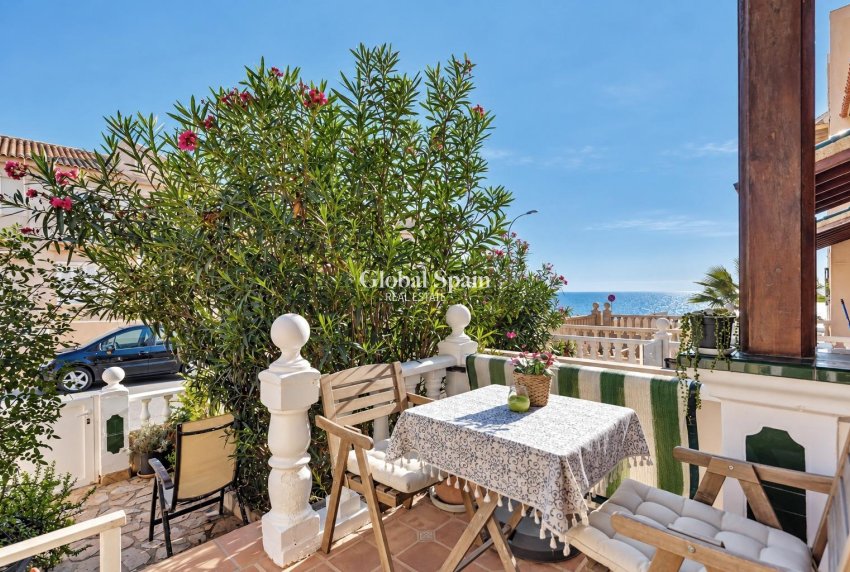 Wederverkoop - HUIS -
TORREVIEJA - Cala de cabo cervera