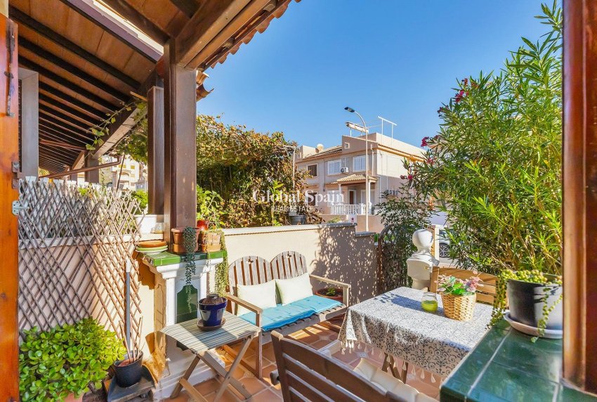 Wederverkoop - HUIS -
TORREVIEJA - Cala de cabo cervera