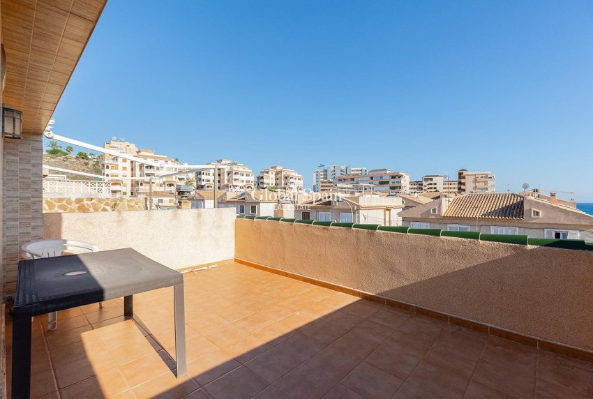 Wederverkoop - HUIS -
TORREVIEJA - Cala de cabo cervera