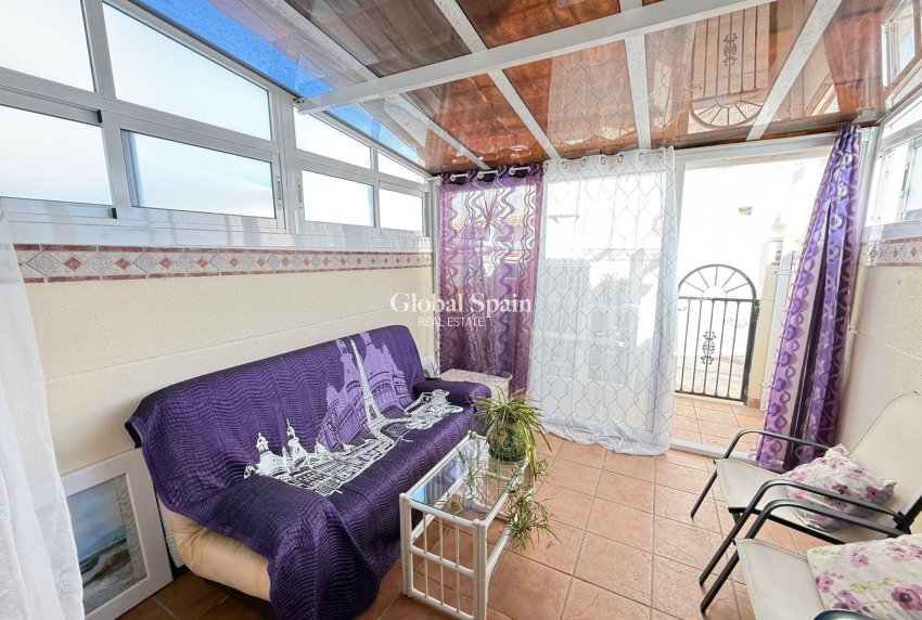 Wederverkoop - HUIS -
TORREVIEJA - Calas blanca