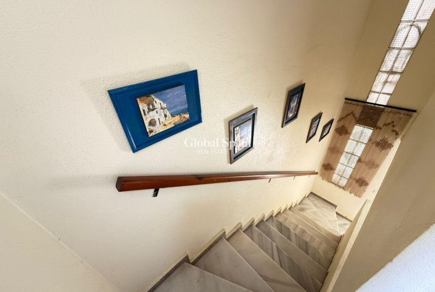 Wederverkoop - HUIS -
TORREVIEJA - Calas blanca