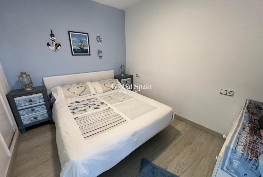 Wederverkoop - HUIS -
TORREVIEJA - Calas blanca