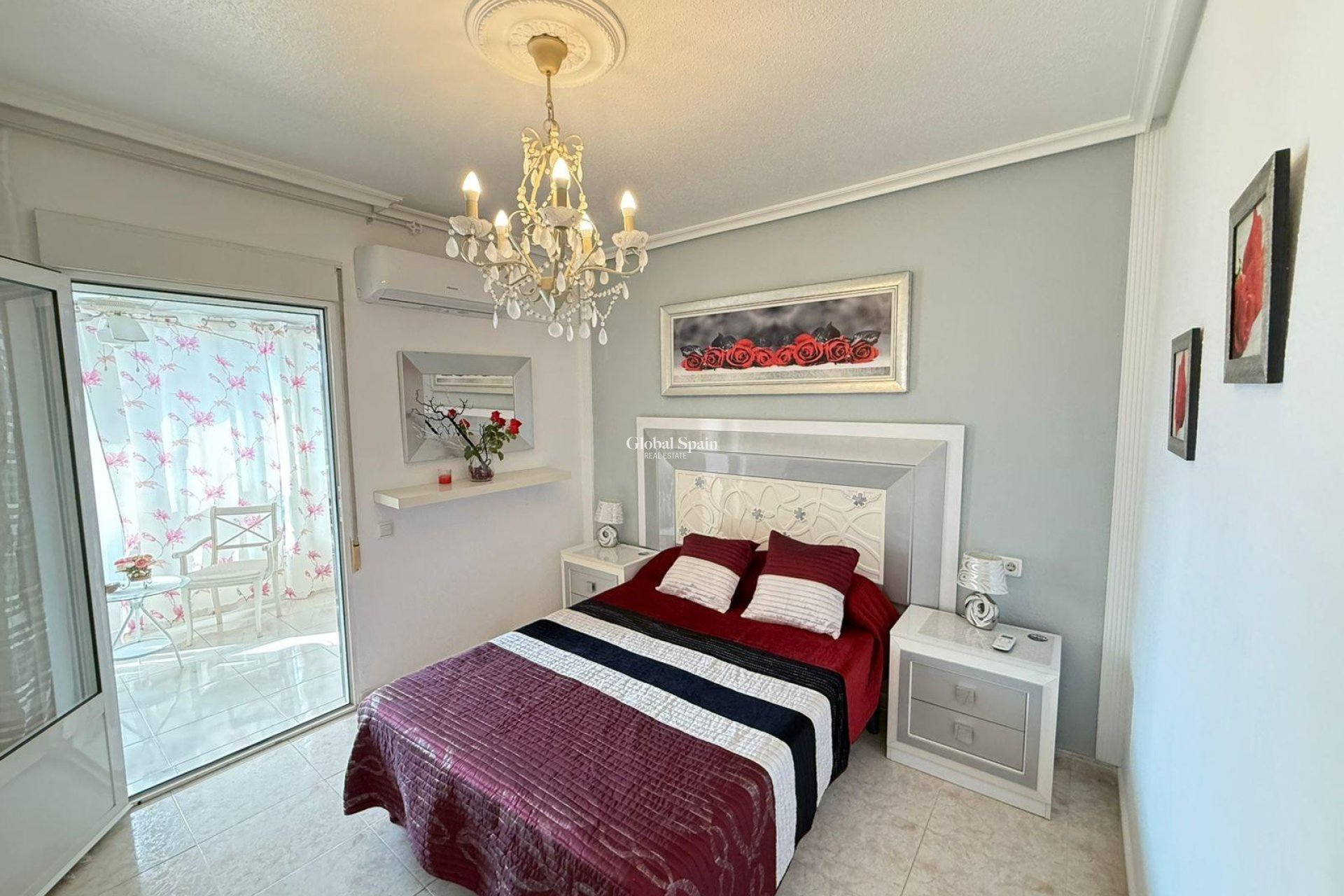 Wederverkoop - HUIS -
TORREVIEJA - Calas blanca