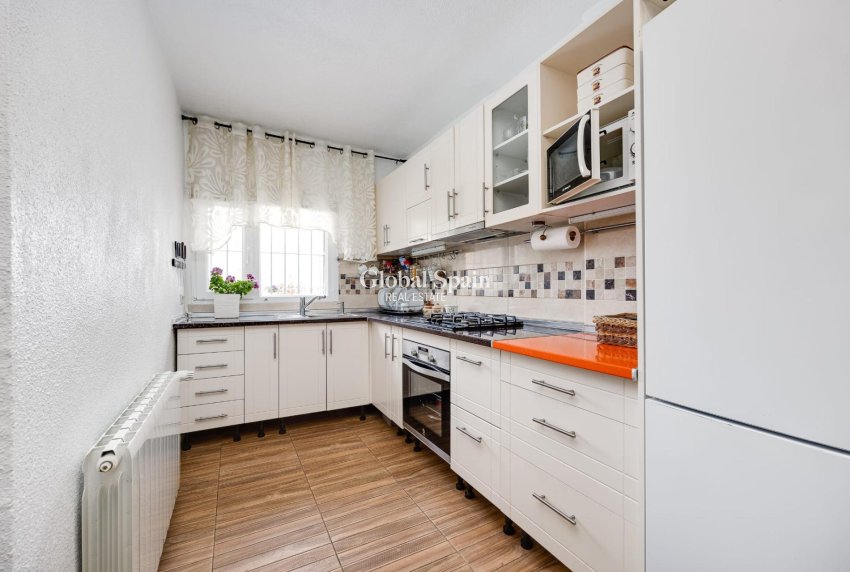 Wederverkoop - HUIS -
TORREVIEJA - Calas blanca