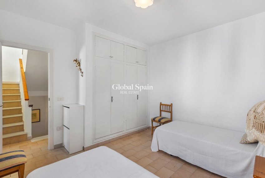 Wederverkoop - HUIS -
TORREVIEJA - Calas blanca