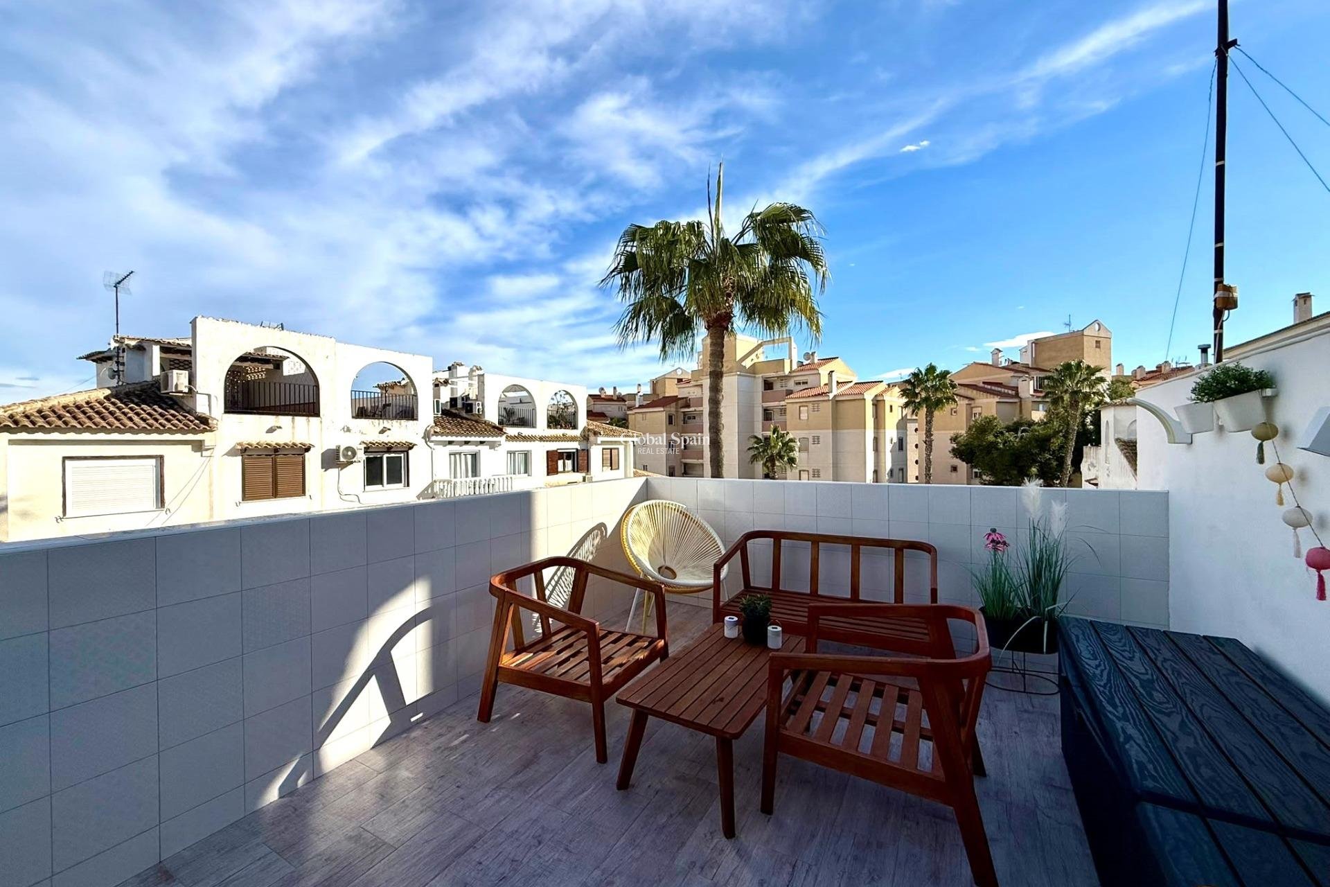 Wederverkoop - HUIS -
TORREVIEJA - Calas blanca