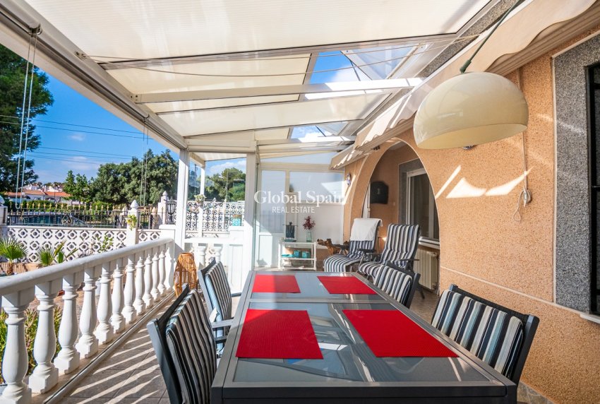 Wederverkoop - HUIS -
TORREVIEJA - Calas Blancas