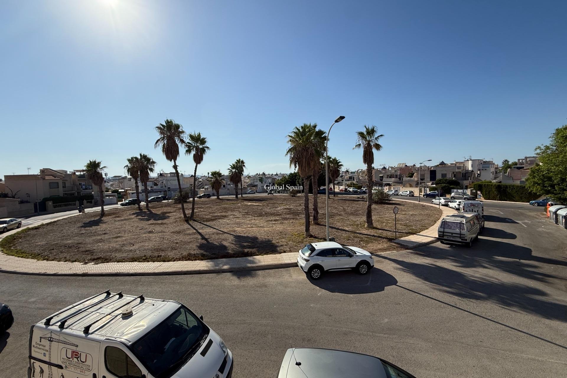 Wederverkoop - Huis -
TORREVIEJA - Carrefour