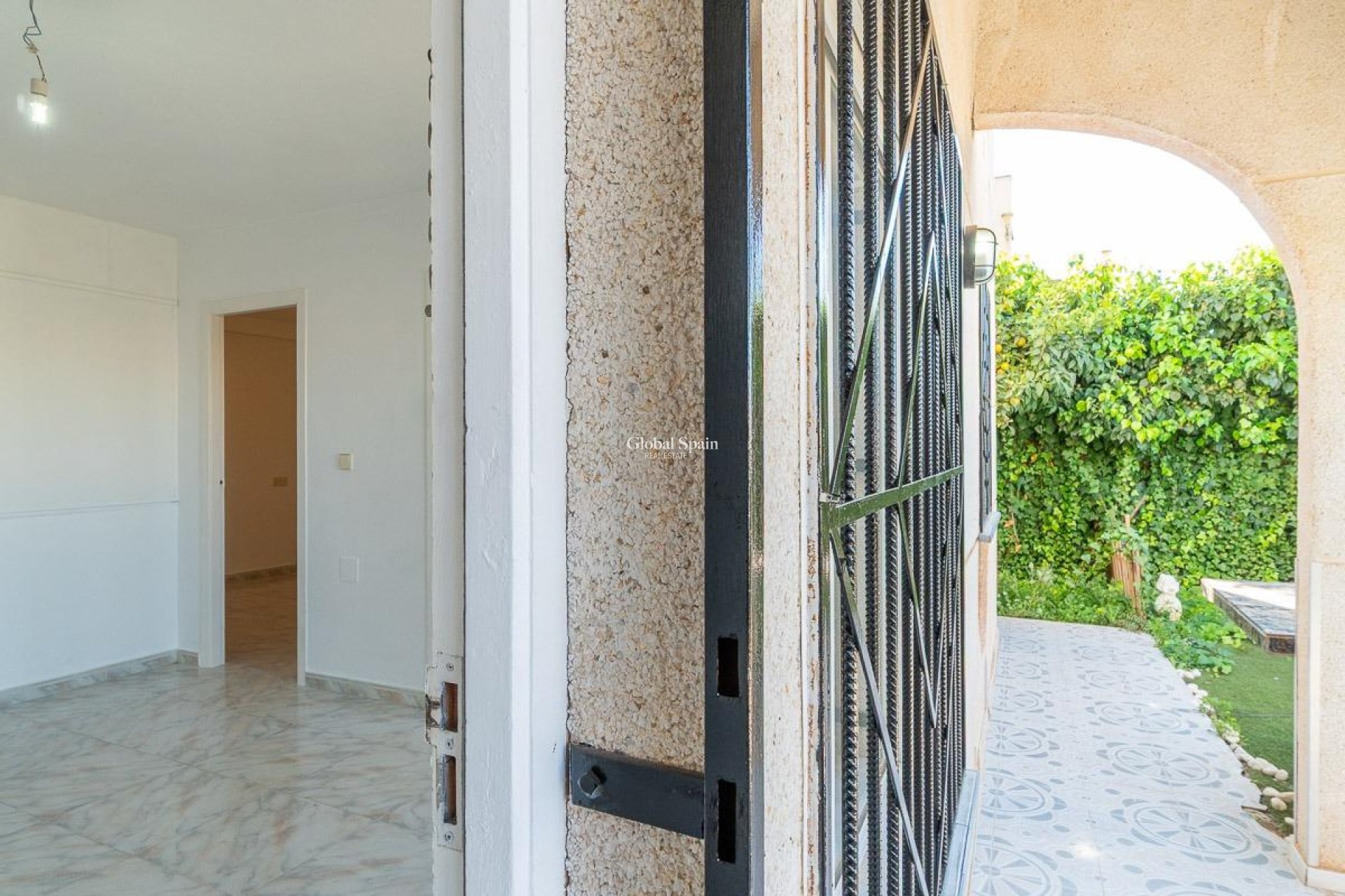 Wederverkoop - HUIS -
TORREVIEJA - Carrefour