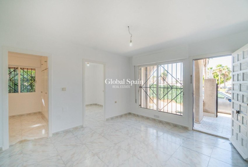 Wederverkoop - HUIS -
TORREVIEJA - Carrefour