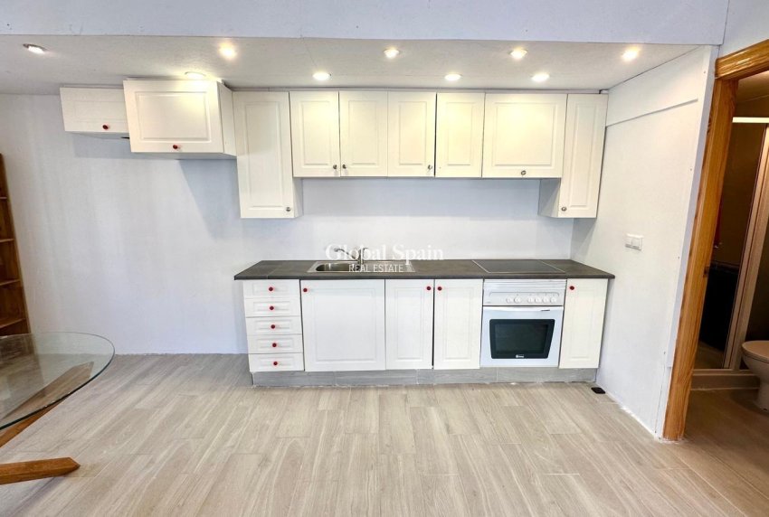 Wederverkoop - HUIS -
TORREVIEJA - Carrefour