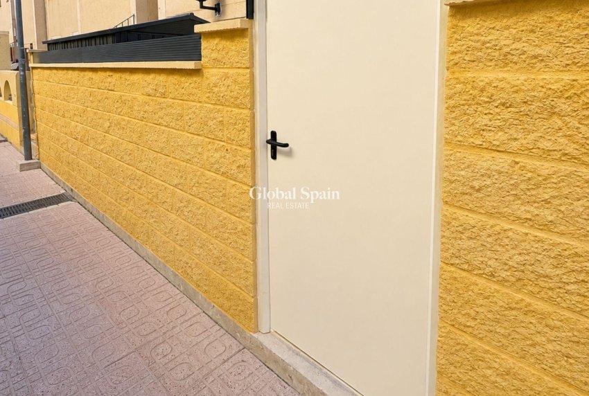 Wederverkoop - HUIS -
TORREVIEJA - Carrefour