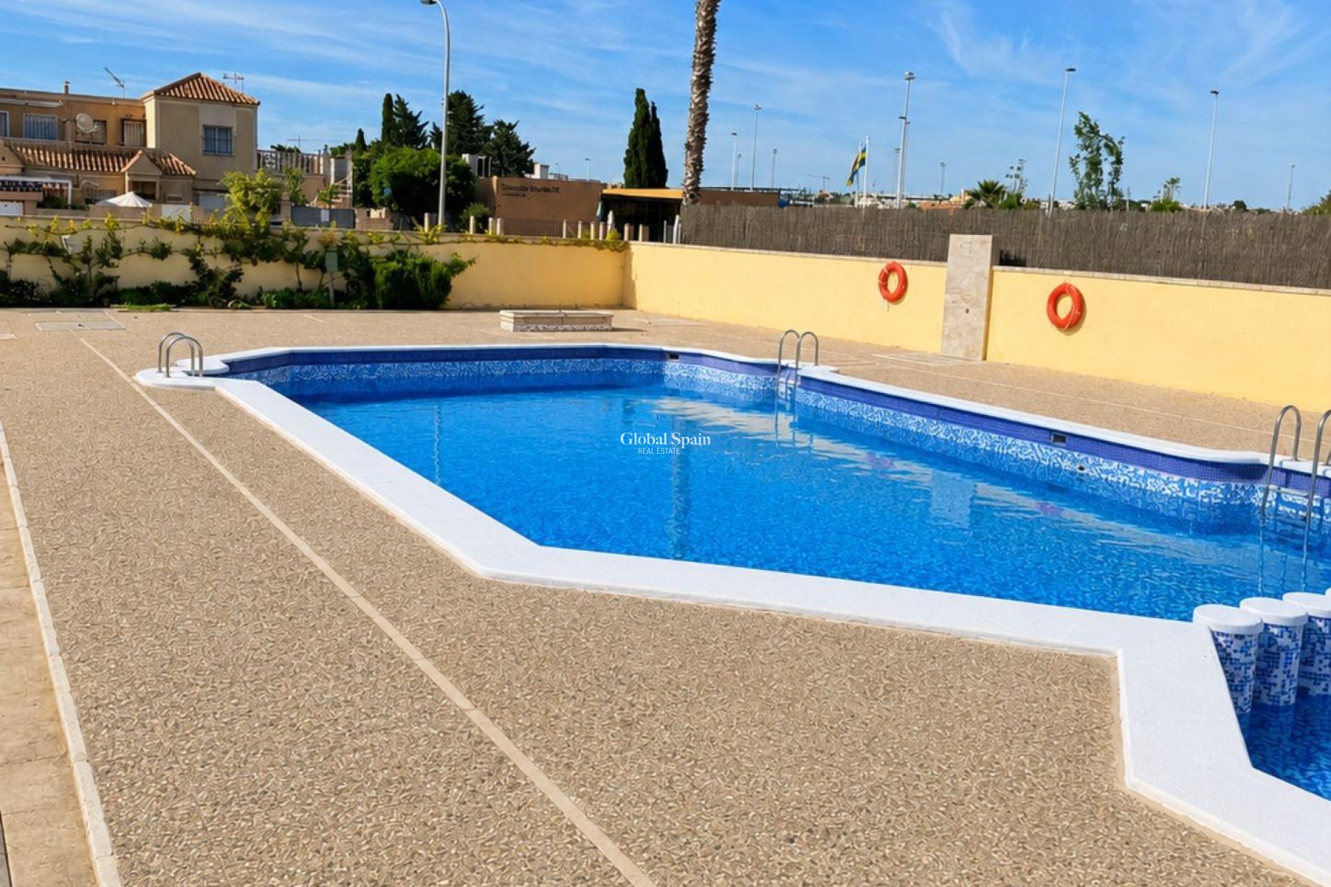 Wederverkoop - HUIS -
TORREVIEJA - Carrefour