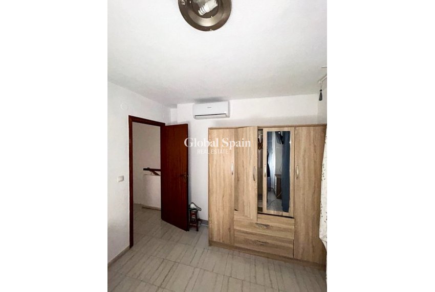 Wederverkoop - HUIS -
TORREVIEJA - Center