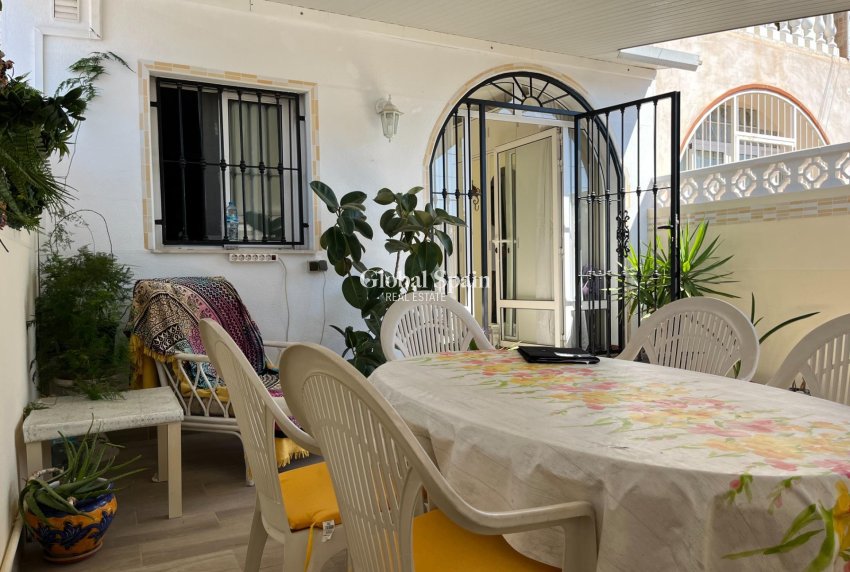 Wederverkoop - Huis -
TORREVIEJA - Center