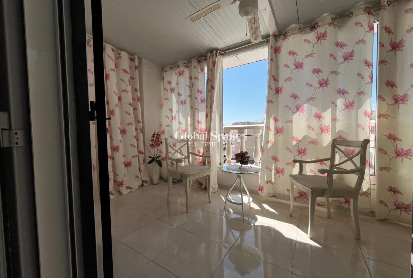 Wederverkoop - Huis -
TORREVIEJA - Center