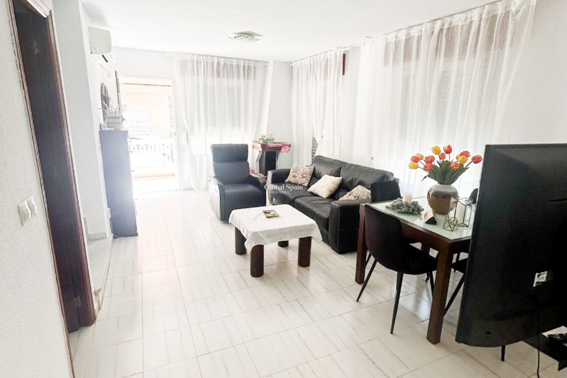 Wederverkoop - HUIS -
TORREVIEJA - Center