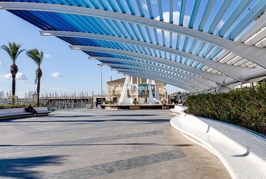 Wederverkoop - HUIS -
TORREVIEJA - Center